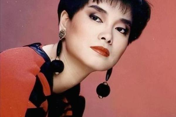 女1988龙的命运解析：智慧与勇气并存的人生旅程