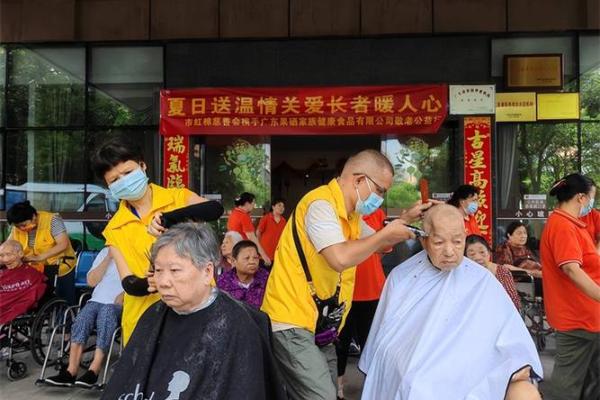 回顾1959年7月的历史篇章：激荡人心的夏日记忆与梦想之旅