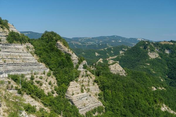 癸酉命的人最适合葬在什么山？揭秘最佳选择！